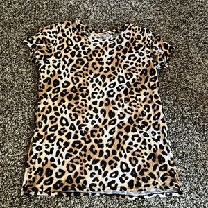 PINK Vs Leopard print shirt